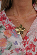 Maddie Delicate Snake Chain Flower Pendant Necklace Gold
